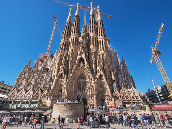 Sagrada Familia nhà thời cao nhất châu Âu